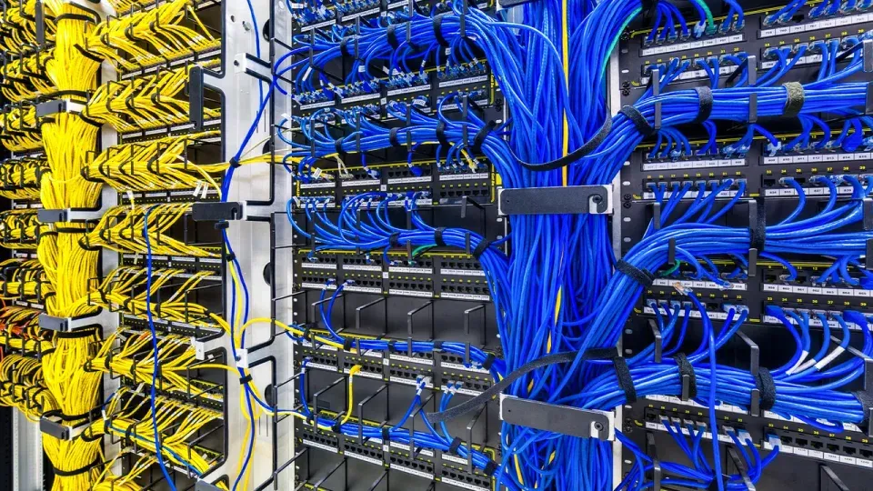 Server room and technical infrastructure for website optimization